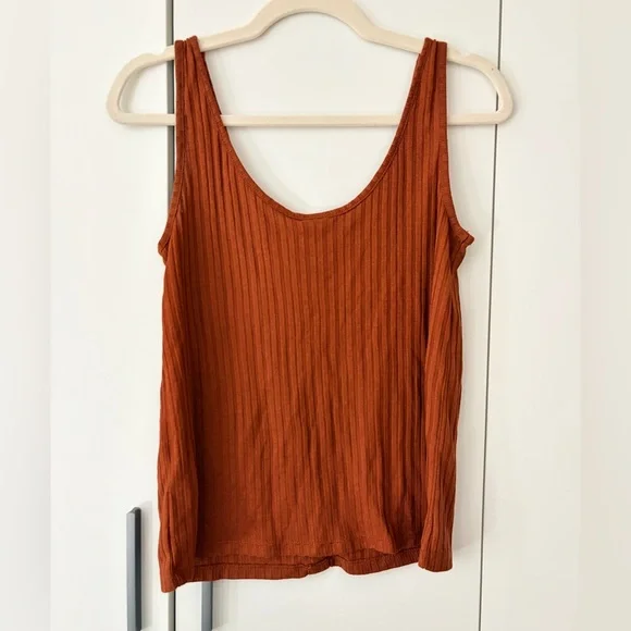 H&M Ribbed Button-Front Tank in Rust - Picture 2 of 4